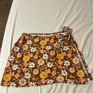 Hollister floral cover up   Tie waist